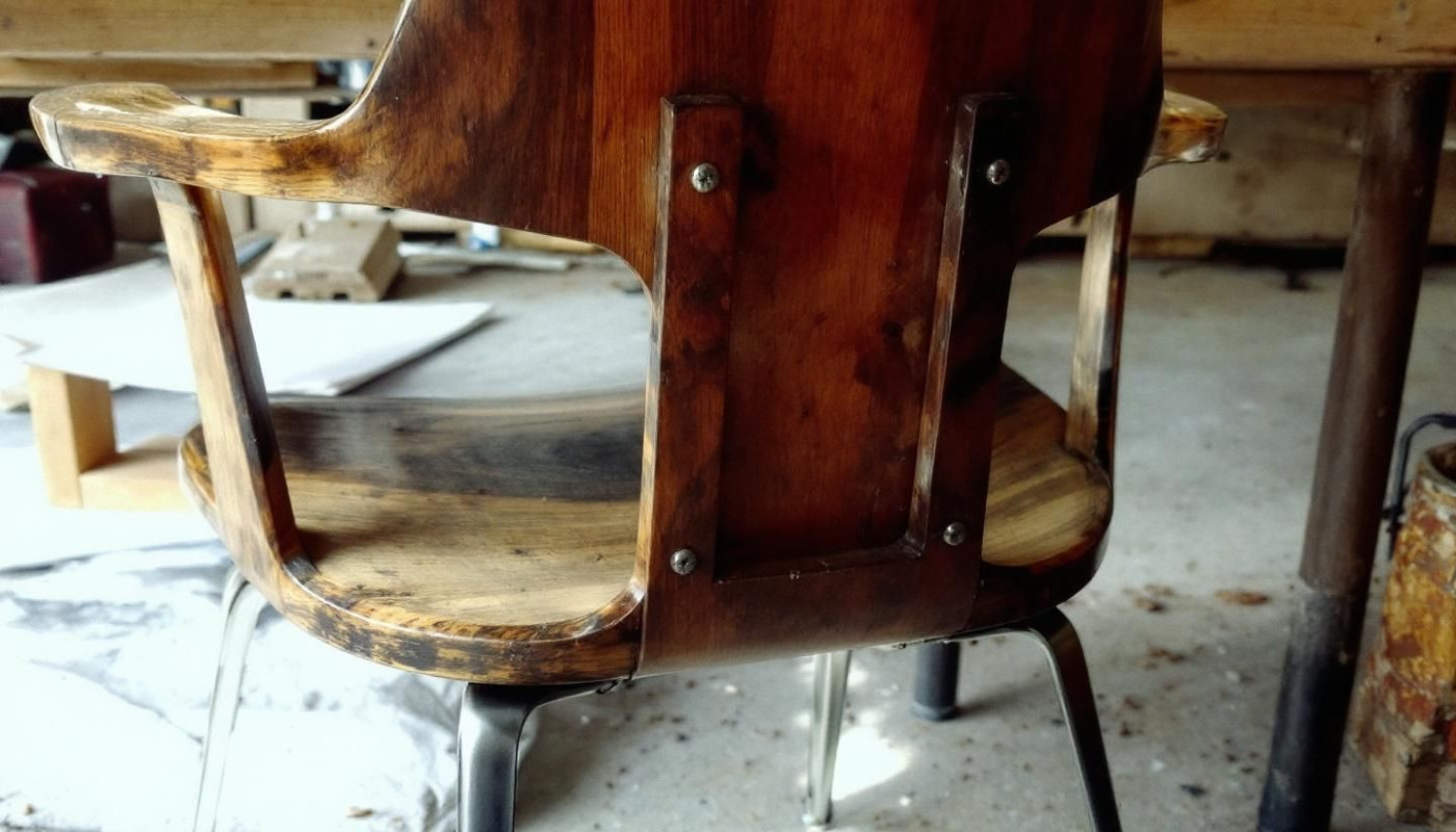 Comment harmoniser ancien et moderne dans la restauration de meubles ?